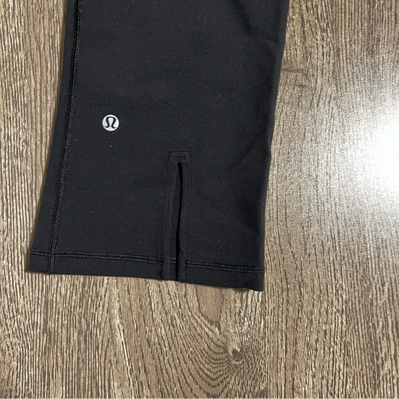 Vintage lululemon cropped yoga pants - Picture 3 of 4